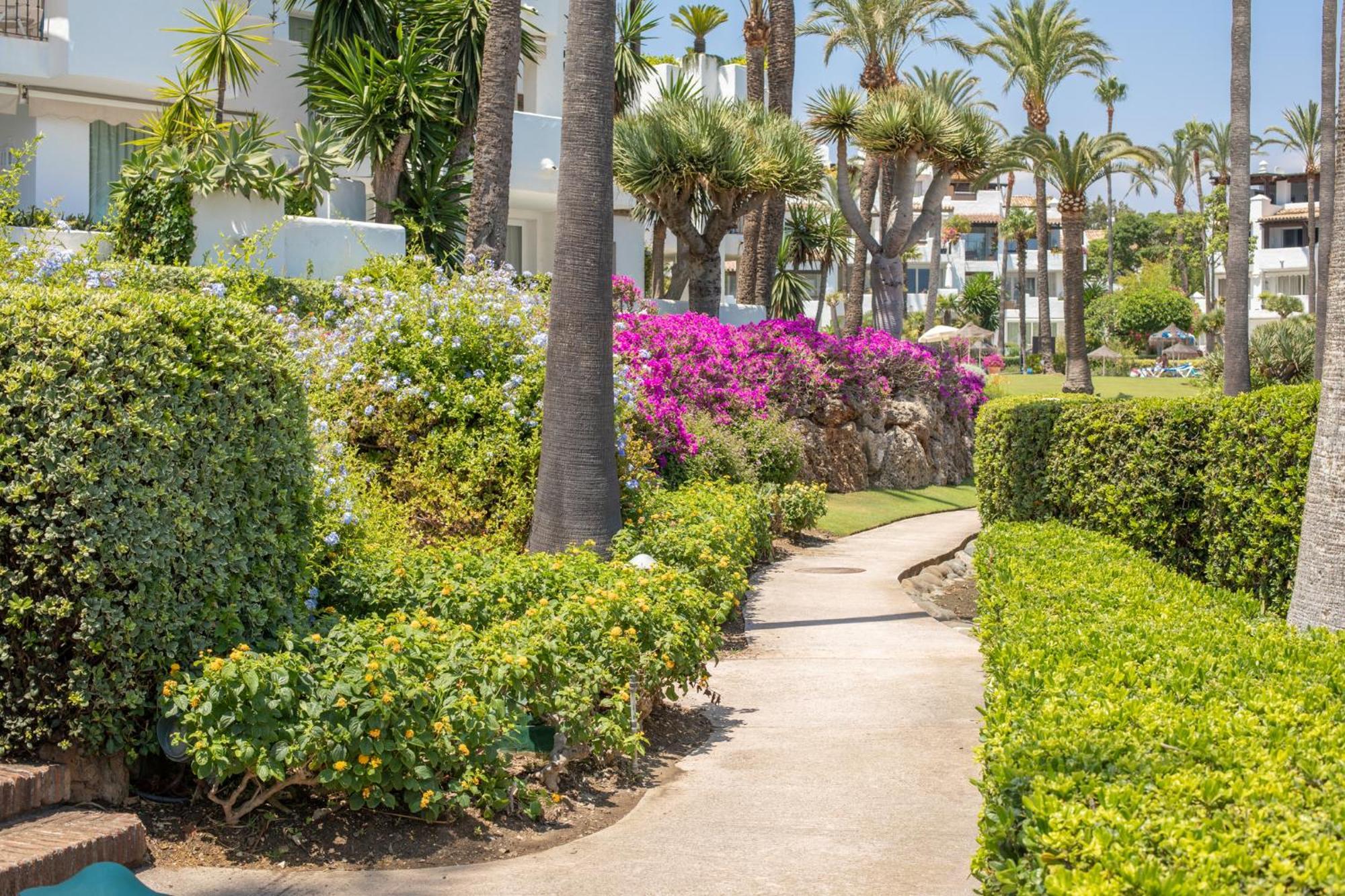 Hanami Alcazaba Beach Front Sea View Estepona Luaran gambar